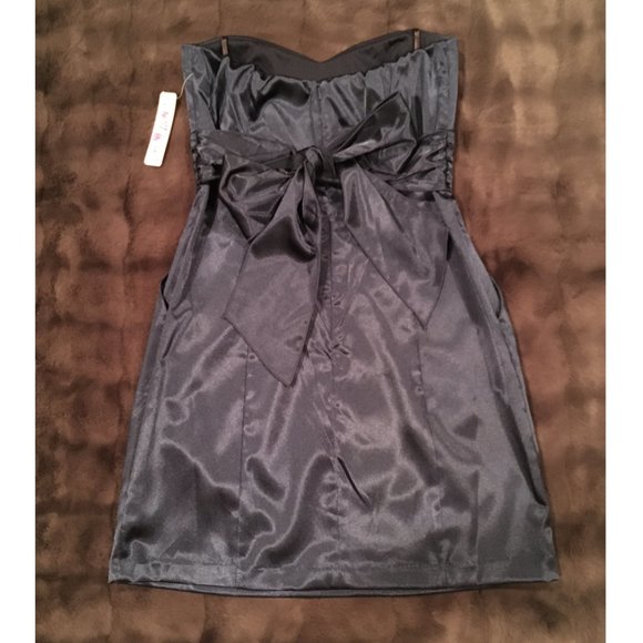 Strapless Navy Cocktail Dress with Pockets (Size: 7) - Picture 4 of 8